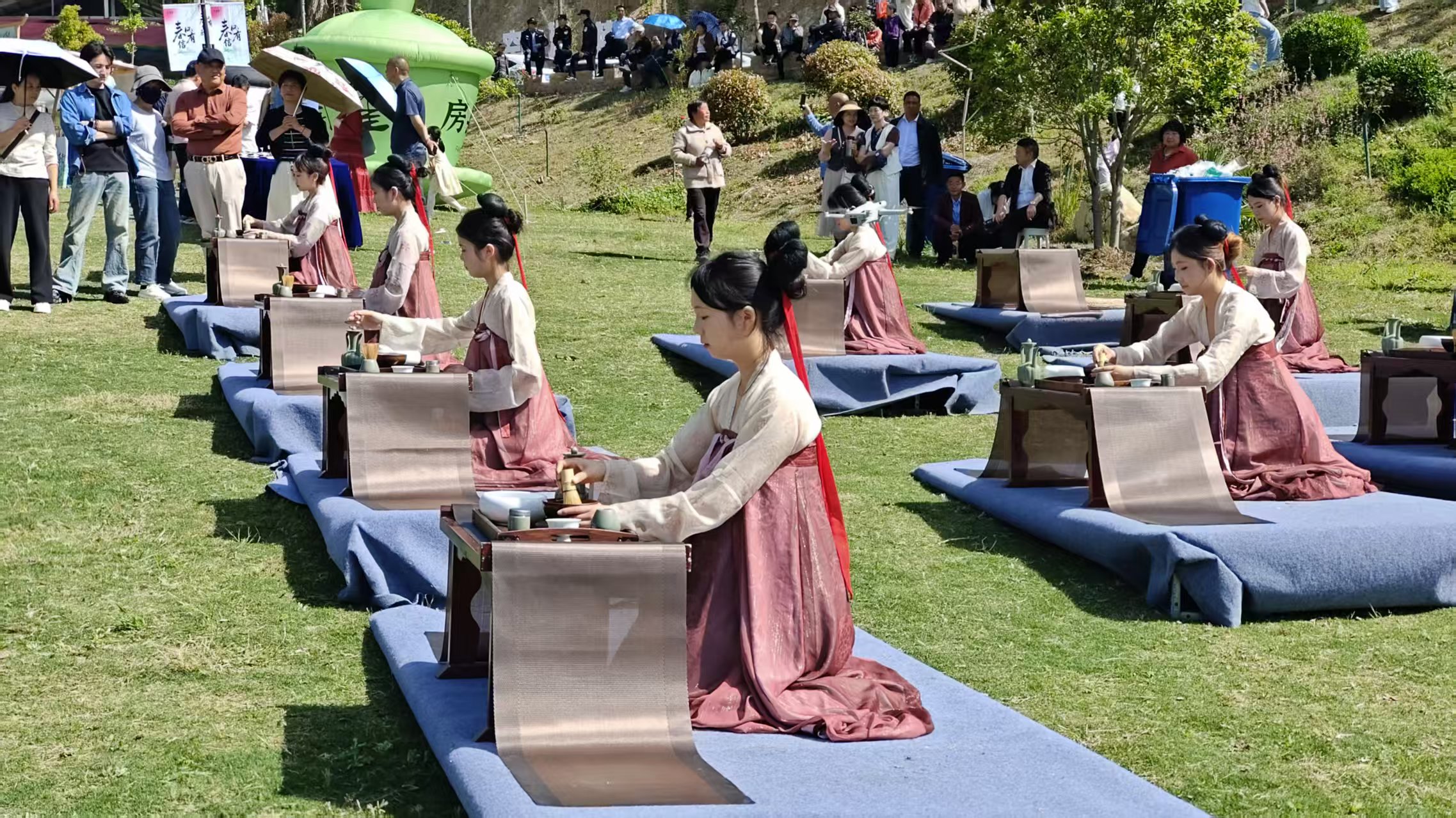 春风有信 茶陶有约：房县第五届“神农贡”茶王争霸赛暨窑淮镇茶旅文化活动启幕