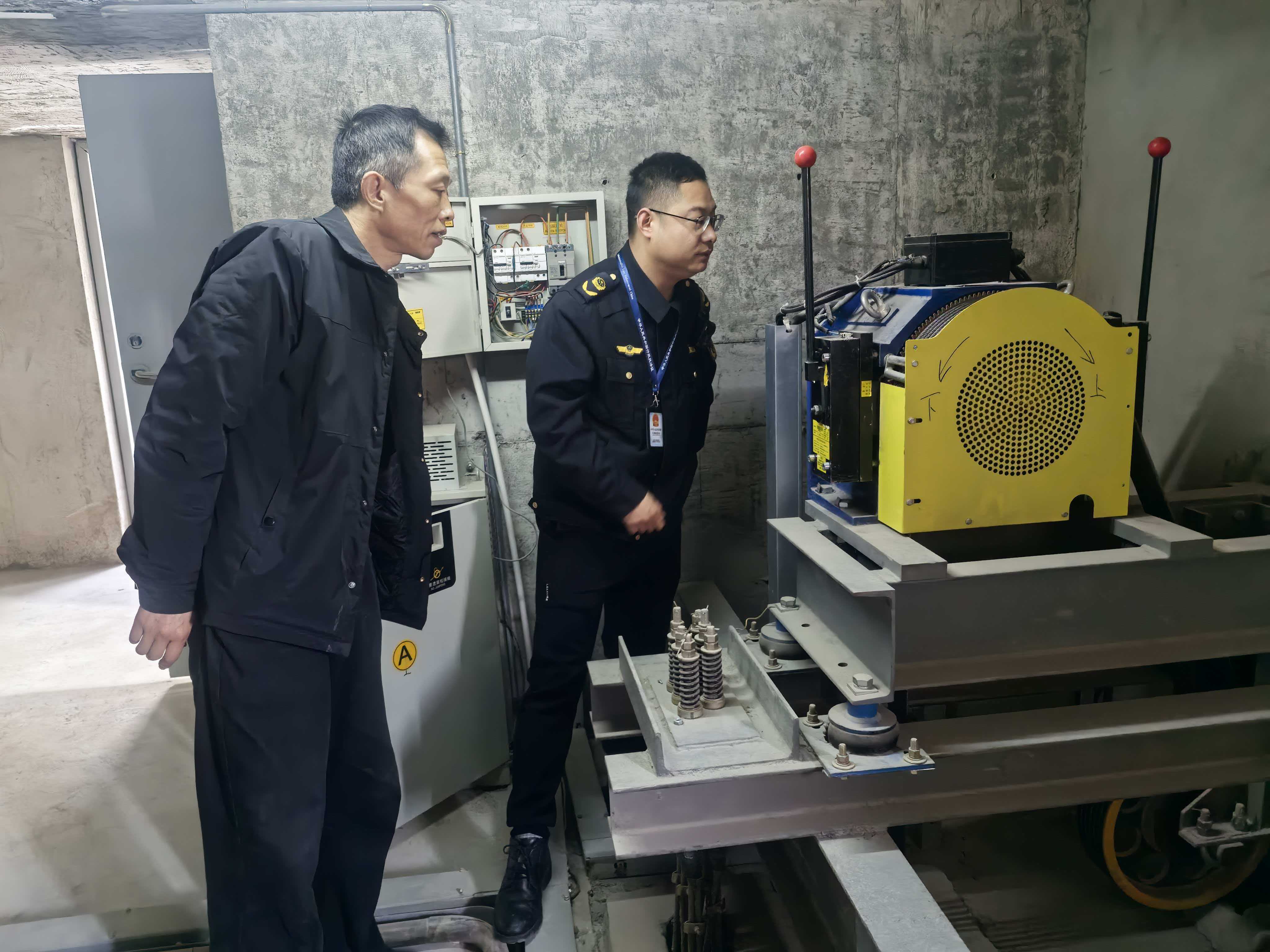 房县城关市场监管所：强化节前隐患排查 筑牢节日安全防线