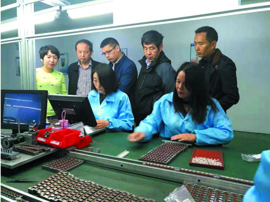 坚持科技引领推动创新发展